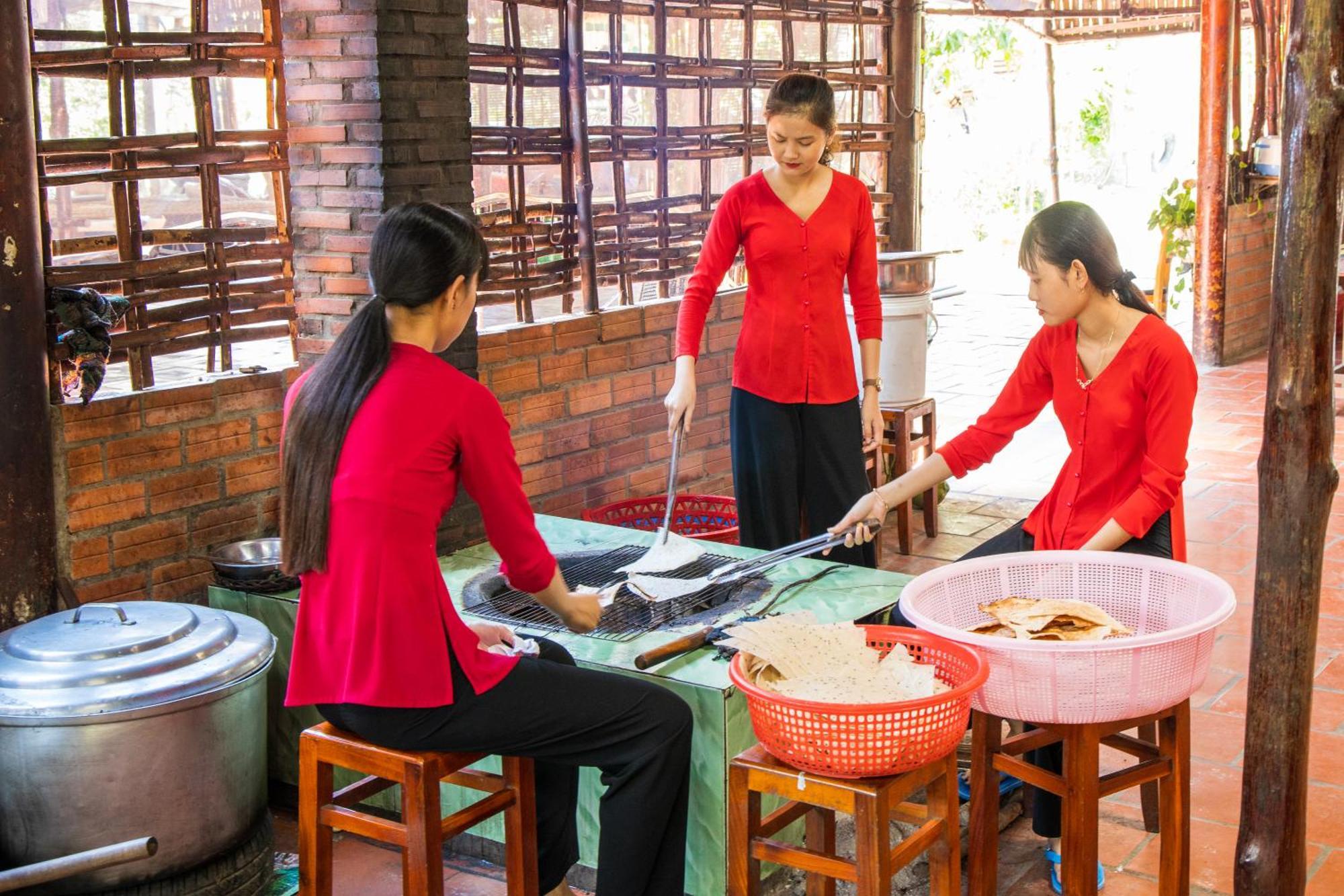 Phuong Thao Homestay Vinh Long Exterior photo